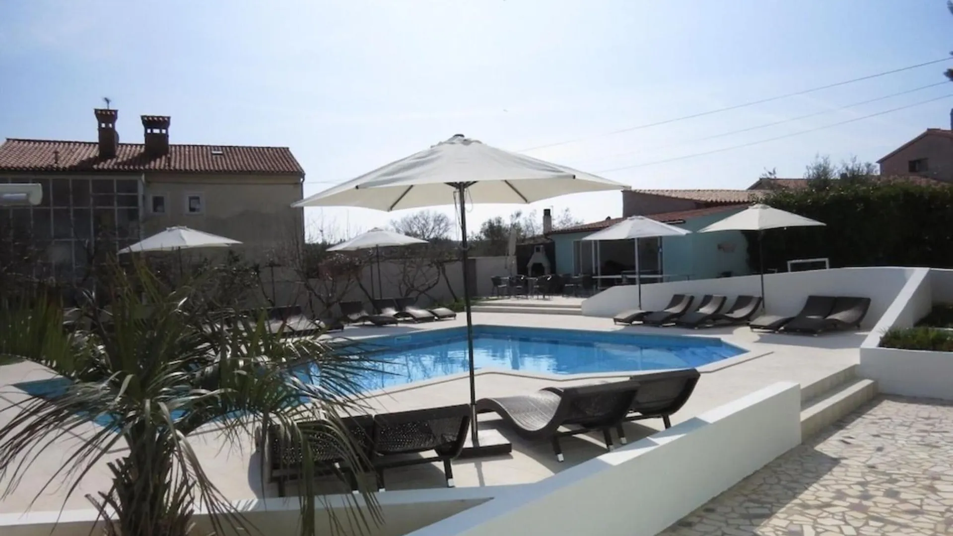 Resindenz Benni 7 Mit Beheiztem Grossem Pool Apartment Medulin Croatia